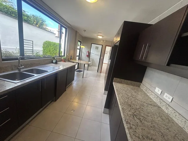 * Vendo Casa de 250 m² con 3 Habitaciones en Venta en Tumbaco Sector El Nacional* — imagen 2