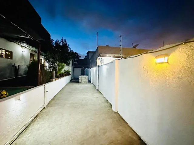 Oportunidad en Conocoto! Casa Independiente de 1 Planta, Jardín y Parqueaderos – $72.000 — imagen 4