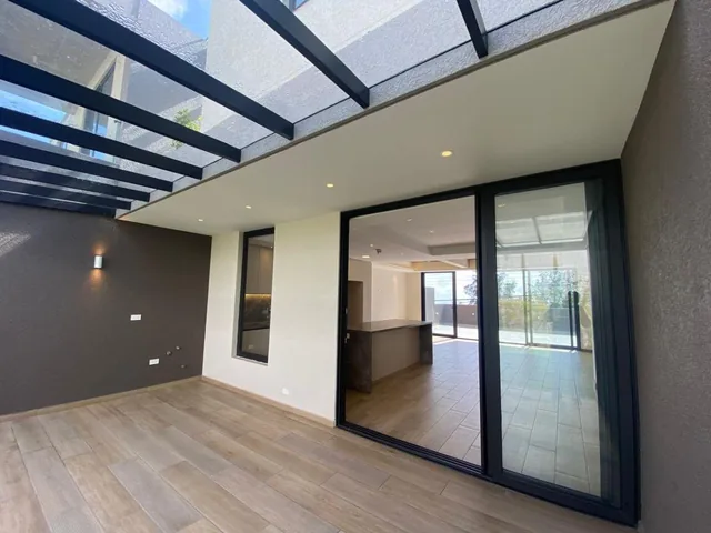 En Venta Casa a Estrenar de 3 Dorm. + Estudio y Jardín en Campo Alegre — imagen 4