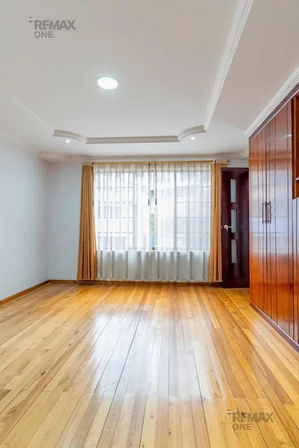Casa Amplia en Venta en Biblian — imagen 5