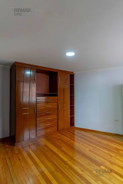 Casa Amplia en Venta en Biblian — imagen 4