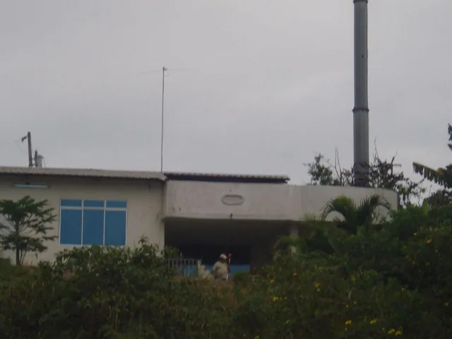 Esmeraldas. Vendo Terreno 4680 m², Sector Redondel El León, Frente a Gasolinera Primax — imagen 3
