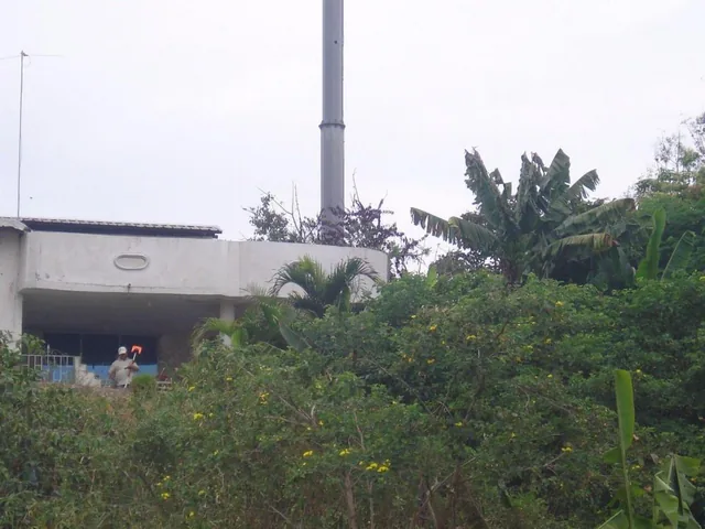 Esmeraldas. Vendo Terreno 4680 m², Sector Redondel El León, Frente a Gasolinera Primax — imagen 2