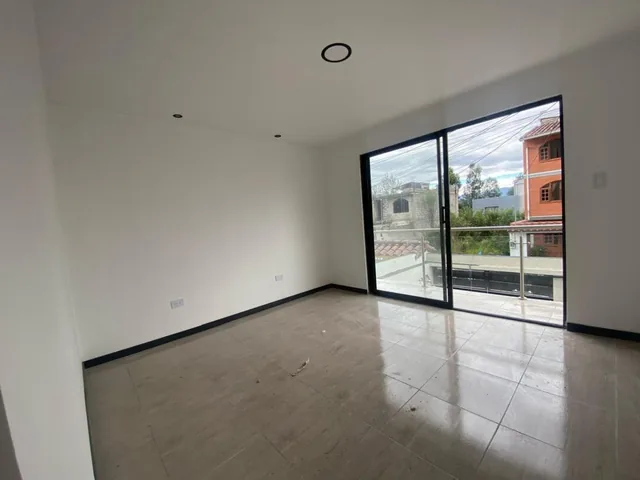 Casa en Venta en Conocoto 175 Mt² — imagen 2