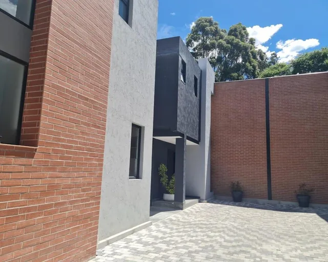 Oportunidad Nueva Casa con Rooftop Puermbo — imagen 3