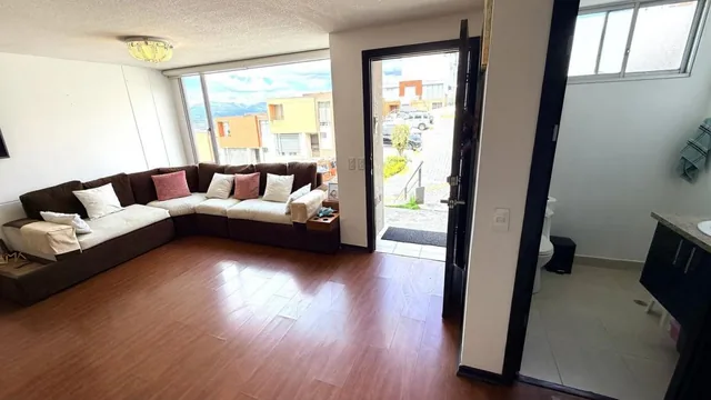 Casa de Venta Tres Niveles con Jacuzzi Privado en Conjunto Cumbres de San Isidro — imagen 4