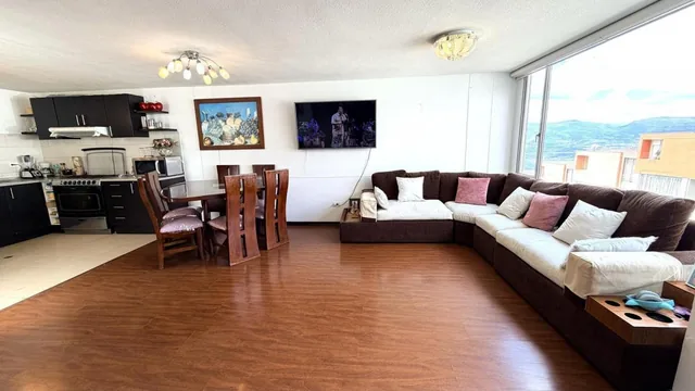 Casa de Venta Tres Niveles con Jacuzzi Privado en Conjunto Cumbres de San Isidro — imagen 3