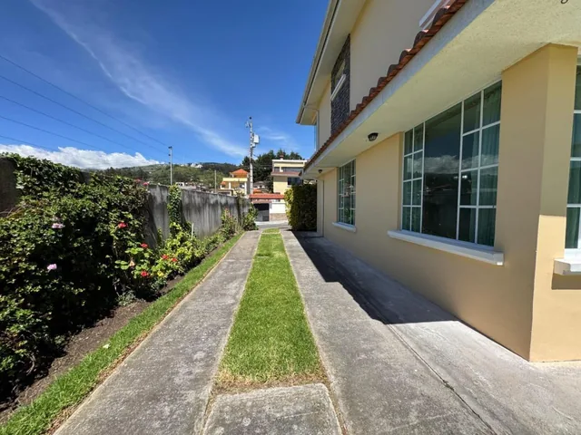 Hermosa Propiedad en Venta Conocoto – Armenia II – Urb. Los Retoños – 269.44 m² Const. / 445.79 m² T — imagen 4