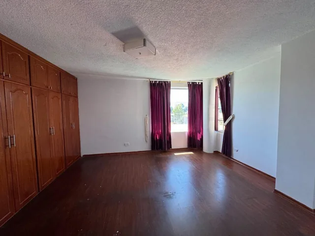 Hermosa Propiedad en Venta Conocoto – Armenia II – Urb. Los Retoños – 269.44 m² Const. / 445.79 m² T — imagen 2