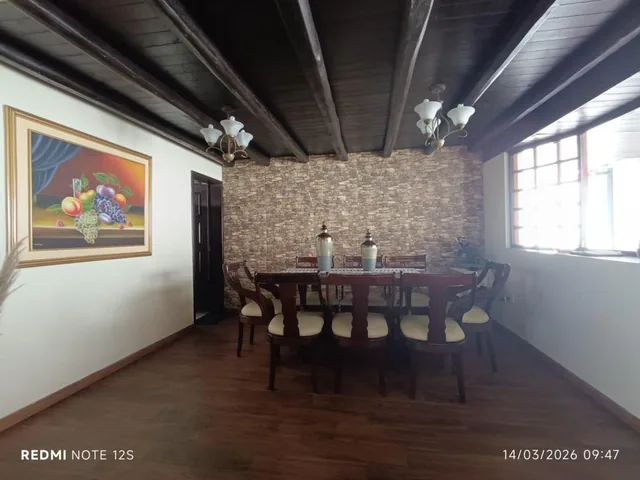 Casa ¡Oportunidad Única! y Confort en El Pinar. Ofrece Amplitud, Luminosidad y Calidez. Provincia de Pichincha — imagen 4