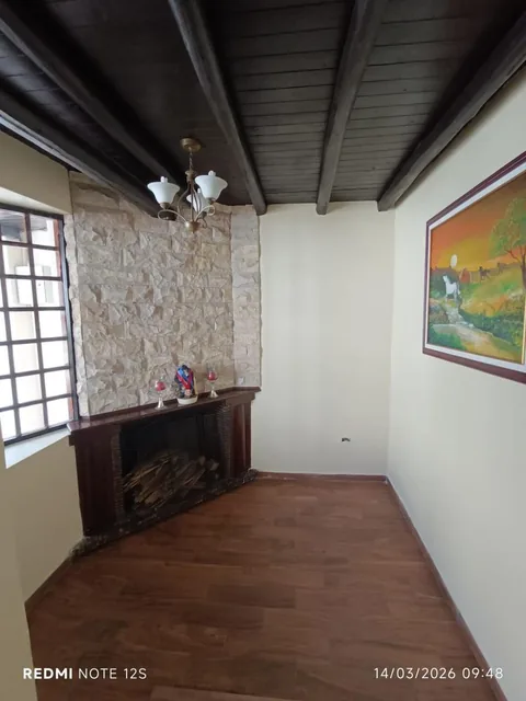 Casa ¡Oportunidad Única! y Confort en El Pinar. Ofrece Amplitud, Luminosidad y Calidez. Provincia de Pichincha — imagen 2