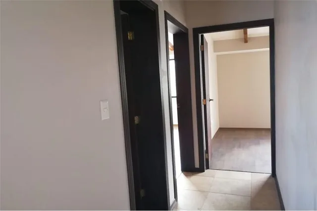 Mitad del Mundo Venta Casa con Patio Terraza y Balcón — imagen 3