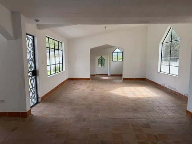 Vendo Terreno con Casa Tumbaco Cerca Al Colegio Cervantes, Sector La Esperanza con Porton de Ingreso — imagen 4