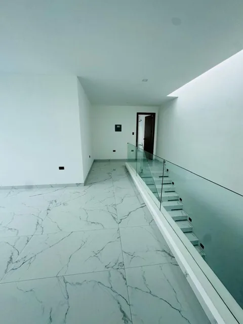 En Venta, Casa de 5 Habitaciones Frente Al Mar en Urbanización Exclusiva de Manta, Manabí — imagen 5