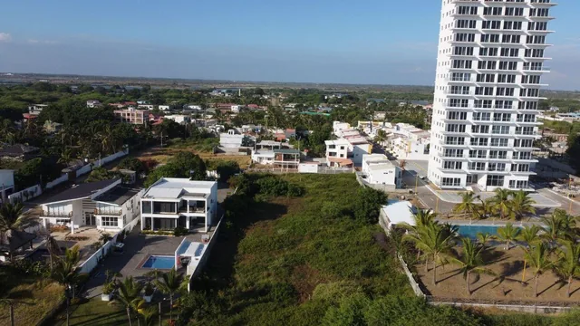 Venta de Terreno Frente Al Mar en Playas, Guayas — imagen 4
