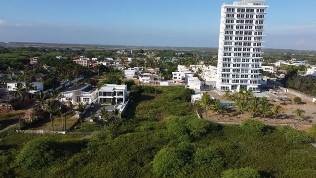 Venta de Terreno Frente Al Mar en Playas, Guayas — imagen 2