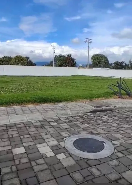Hermoso Terreno Esquinero en Puembo — imagen 2