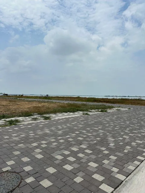 En Venta Terreno Esquinero en Lisola Village, Isla Mocoli - Urbanizacion Lisola, Guayas — imagen 5