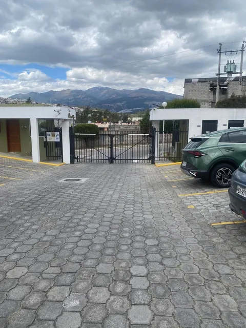 De Venta Casa en El Sector de Pomasqui — imagen 3