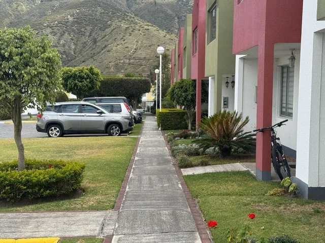 De Venta Casa en El Sector de Pomasqui — imagen 2
