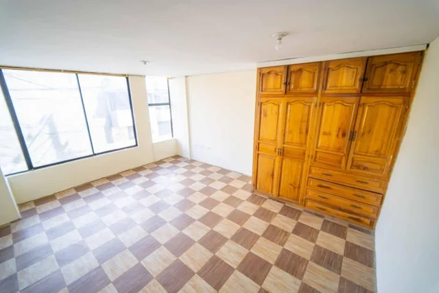 Chillogallo Casa Venta 491,70 m² Tres Pisos Sur Quito — imagen 4