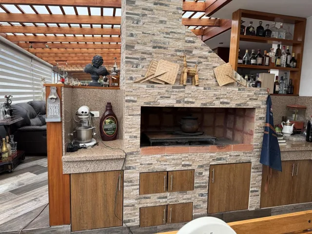 Casa Amplia en Venta, 3 Hab, Sector Amagasí del Inca — imagen 5