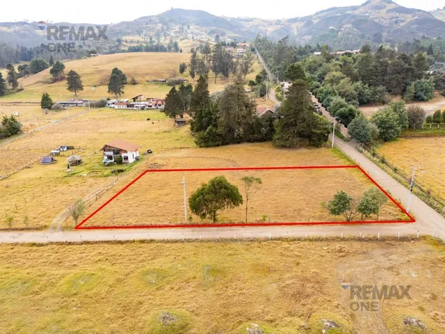 En Venta Terreno Plano en Cumbe, Azuay — imagen 3