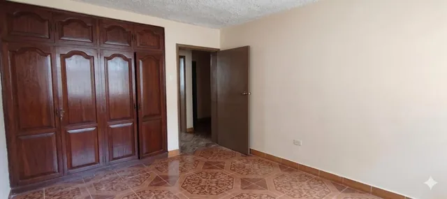 Casa en Venta – Sector Atahualpa, Maximilino Rodriguez Oe2 - 518 y Jipijapa, Sur de Quito. Provincia de Pichincha — imagen 2