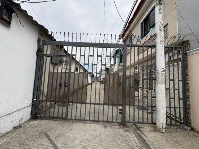 Av Francisco de Orellana. Vendo Terreno Medianero, Sector Cerrado, Pocas Familias, Guayas — imagen 3