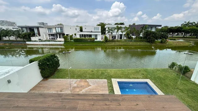 Moderna Casa Junto Al Lago en Venta | Blue Bay – Isla Mocolí, Guayas — imagen 5