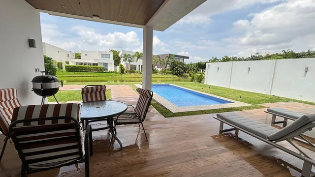 Moderna Casa Junto Al Lago en Venta | Blue Bay – Isla Mocolí, Guayas — imagen 3