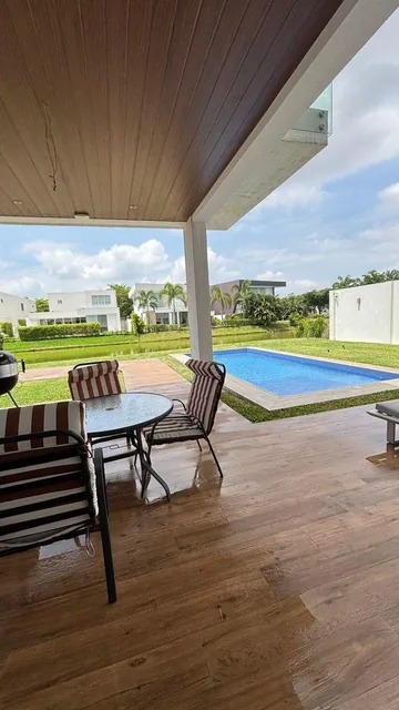 Moderna Casa Junto Al Lago en Venta | Blue Bay – Isla Mocolí, Guayas — imagen 2