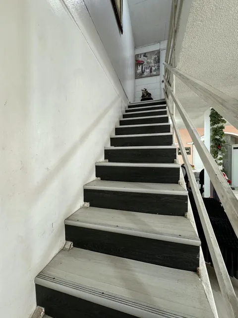 Venta Casa de Oportunidad de Contado – 268 m² + Departamento Independiente – Pusuquí — imagen 4