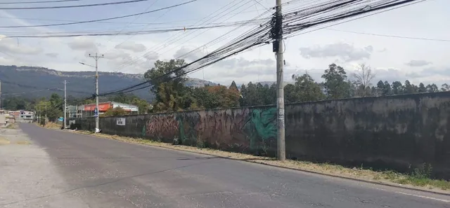 Calle Panzaleo Vendo Terreno 7500 m², Cos 50%, Cos T. 100%, 2 Pisos, con Frente a La Av Panzaleo. Provincia de Pichincha — imagen 4