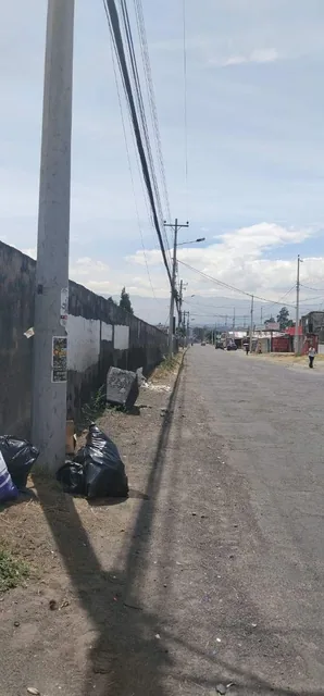 Calle Panzaleo Vendo Terreno 7500 m², Cos 50%, Cos T. 100%, 2 Pisos, con Frente a La Av Panzaleo. Provincia de Pichincha — imagen 2