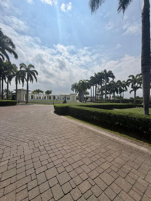 Terreno de 862 m² Dentro de Area Residencial de Plaza Lagos en Samborondón, Guayas — imagen 5