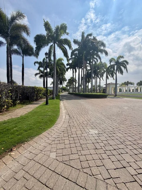 Terreno de 862 m² Dentro de Area Residencial de Plaza Lagos en Samborondón, Guayas — imagen 3