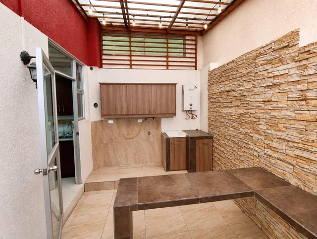 Casa en Mitad del Mundo, Conjunto Portal del Oasis, San Antonio de Pichincha — imagen 3