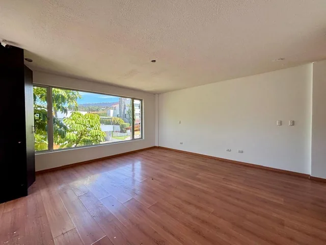 Casa en Cumbayá — imagen 2
