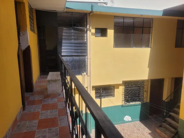 Vendo Casa con 5 Departamentos Sur de Quito El Camal — imagen 4