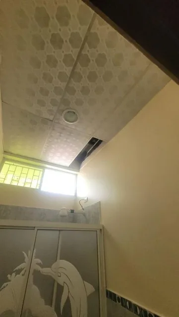 Linda Casa en Venta Calle Venezuela y La 20 Ava. Oportunidad. Amplio Garaje. Guayas — imagen 3