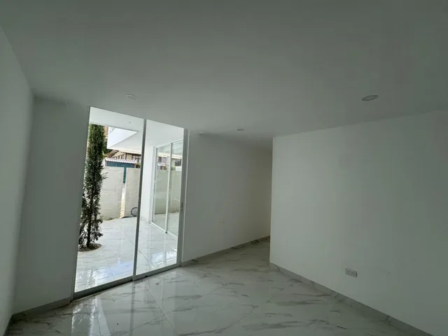 Casa en Venta en Urbanizacion Ldu en Pomasqui — imagen 5