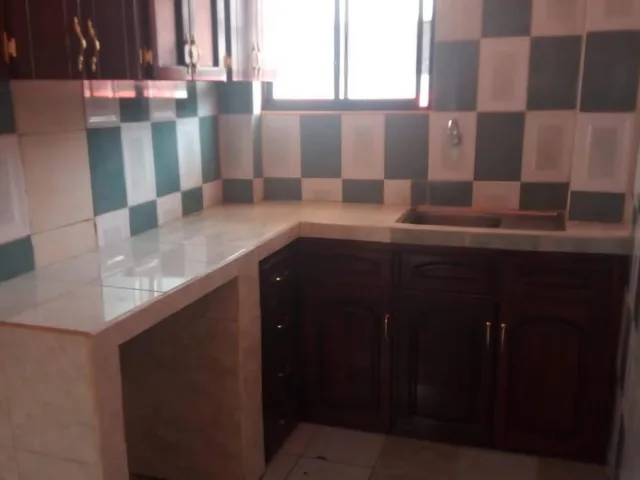 Casa Rentera con 6 Departamentos y 2 Locales en Venta – La Michelena — imagen 4
