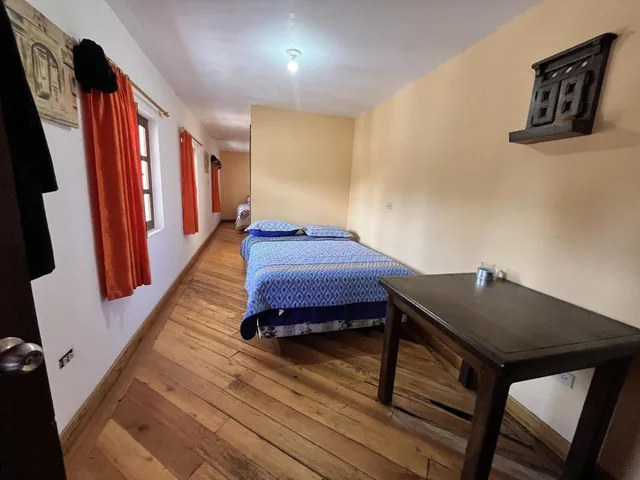 Casa Comercial con Piscina Termal de Venta en La Merced — imagen 2