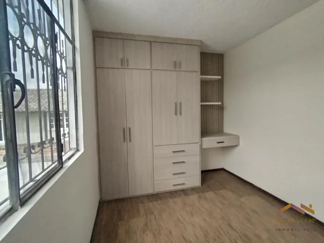 Casa en Venta con Habitación en Planta Baja, Suite y Jardin en La Mitad del Mundo — imagen 4
