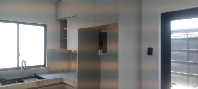 Casa Moderna y Totalmente Domotizada en Venta – Portoviejo, Manabí — imagen 3