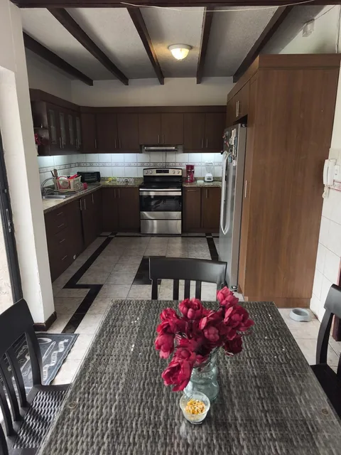 Casa de Venta de 580 m Dentro de Urbanización en Conocoto — imagen 5