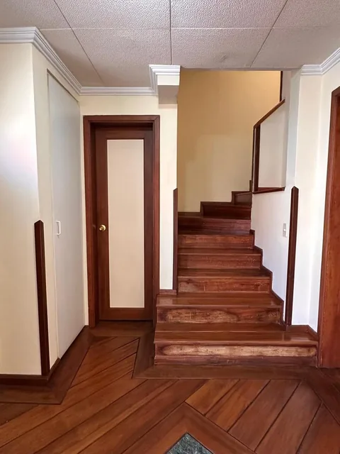 Hermosa Casa Ubicada en La Embajada Americana — imagen 2