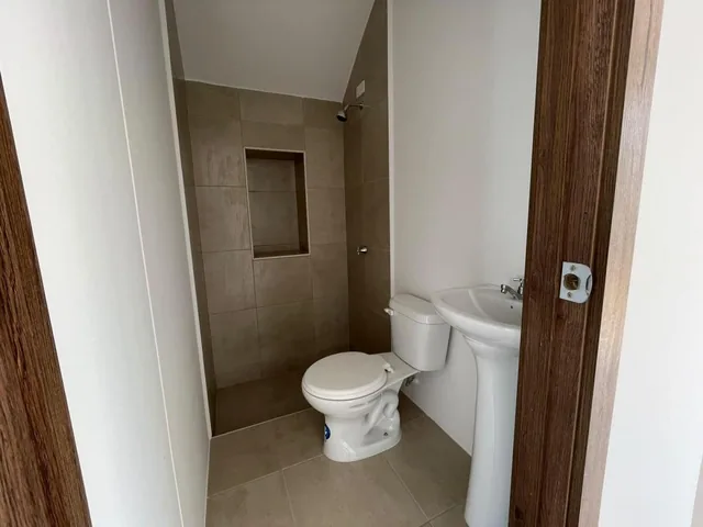 Casa en Urbanización Los Prados, Guayas — imagen 2