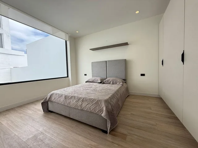 Casa a Estrenar con Vista y Gran Jardín — imagen 2